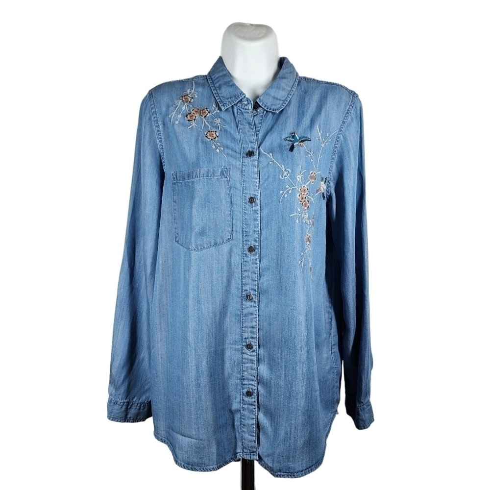 BEACHLUNCHLOUNGE COLLECTION EMBROIDERED BIRD CHAMBRAY BLOUSE